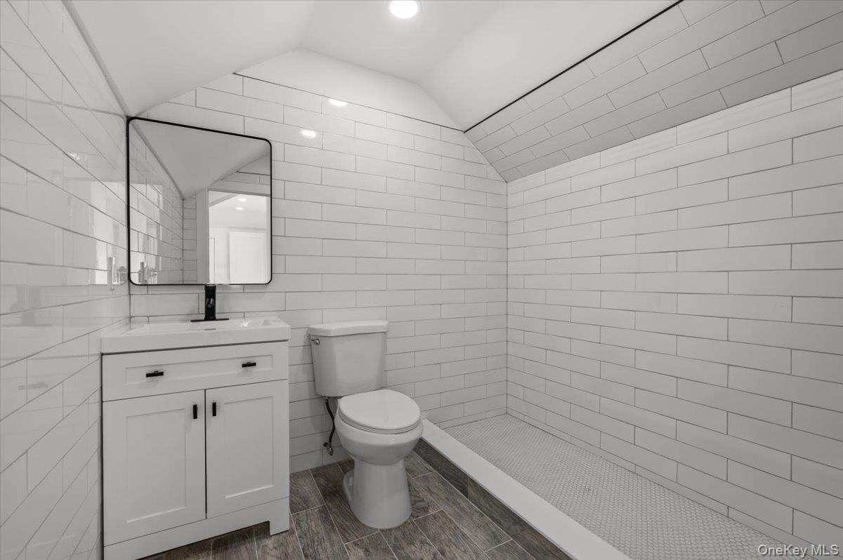 28 Ketewomoke Drive Property Photo 16