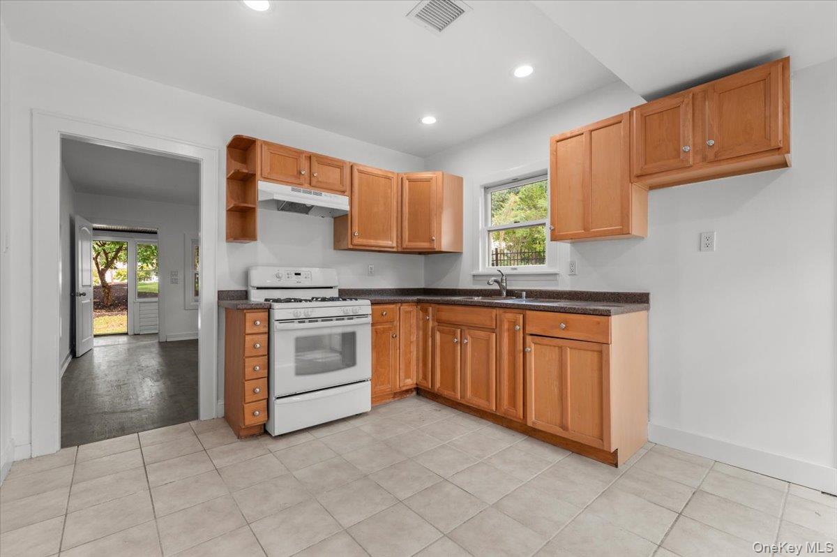 28 Ketewomoke Drive Property Photo 25