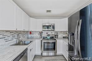 32 Pine Tree Drive Property Photo 9