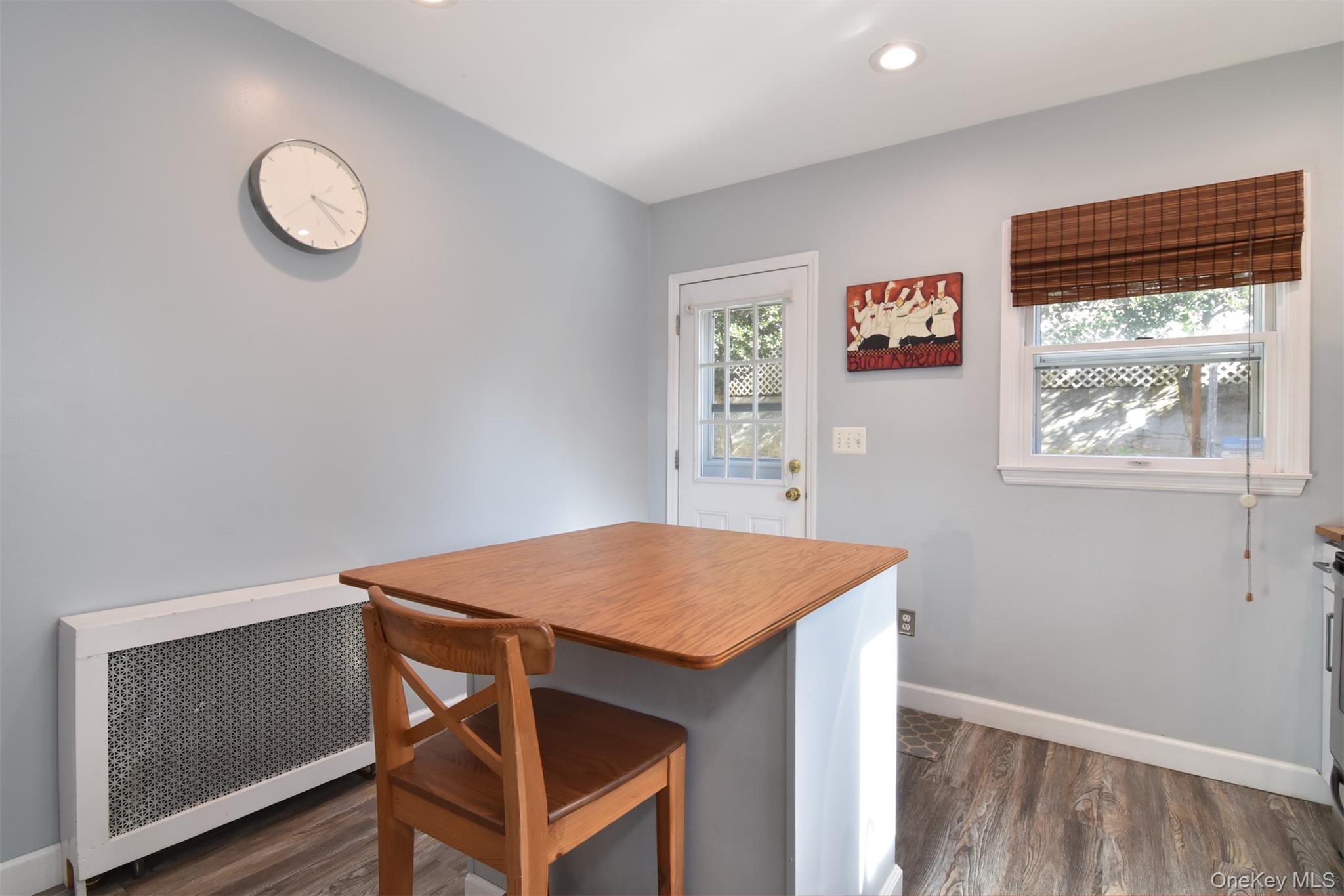 319 N Macquesten Parkway Property Photo 11