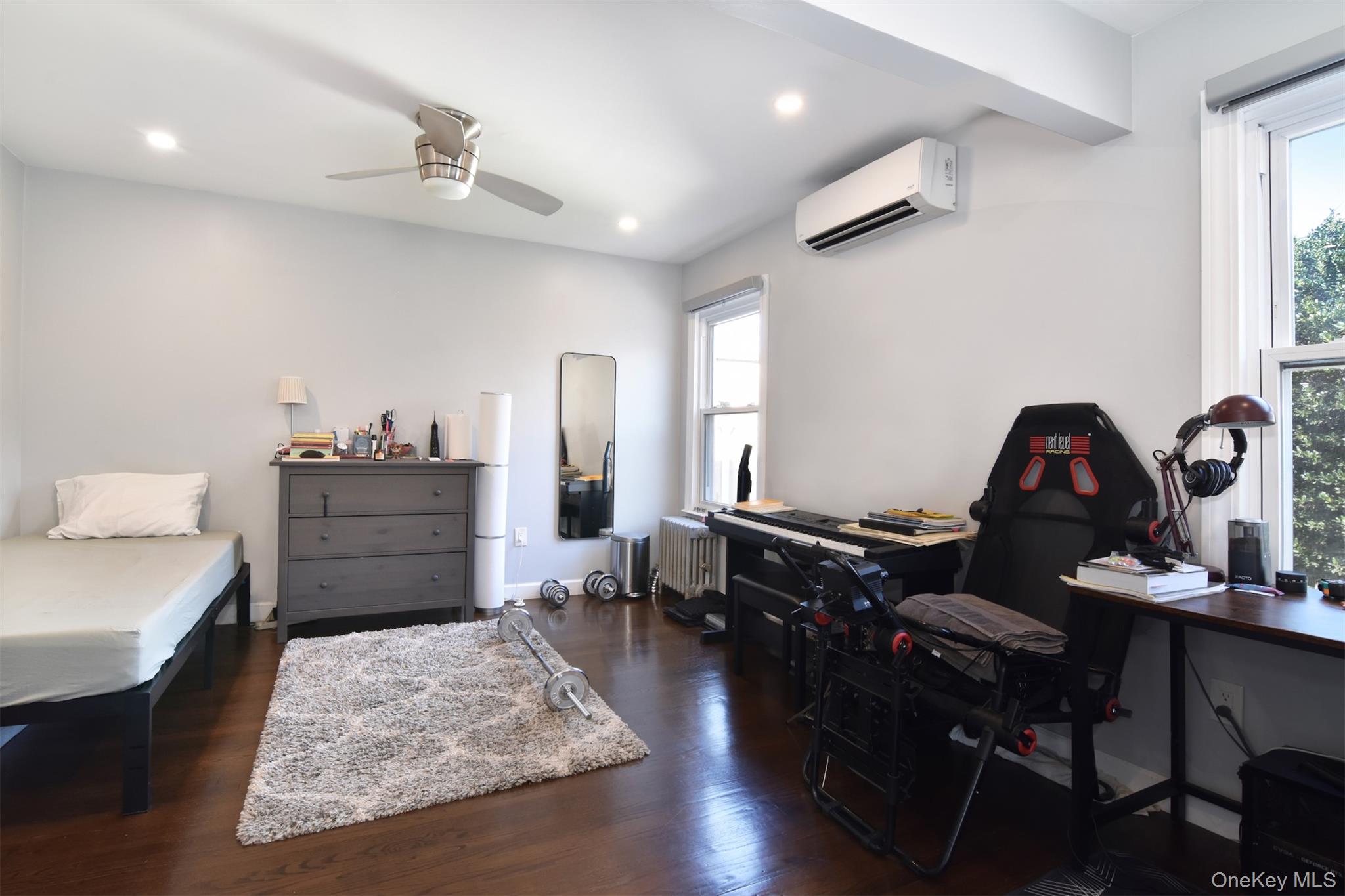 319 N Macquesten Parkway Property Photo 14