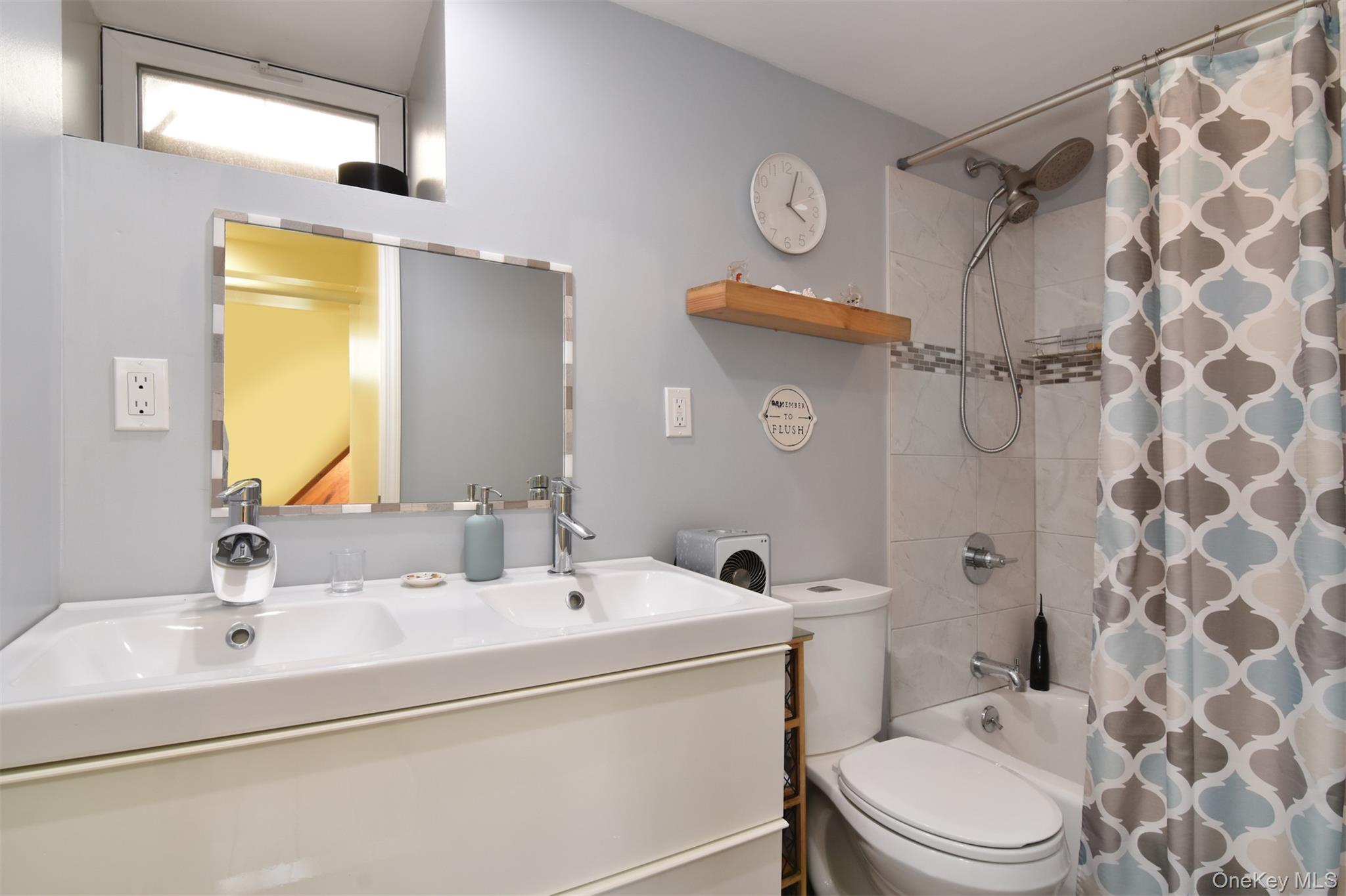 319 N Macquesten Parkway Property Photo 23