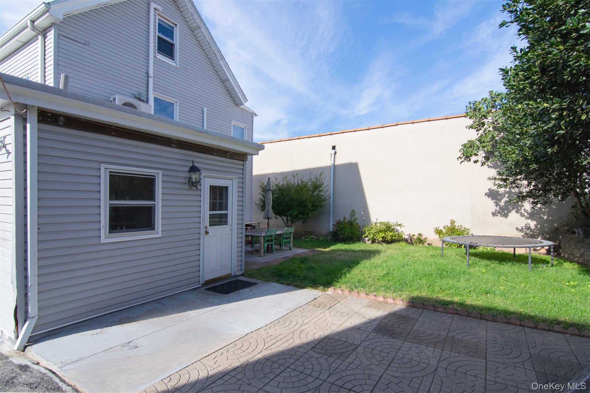 319 N Macquesten Parkway Property Photo 25