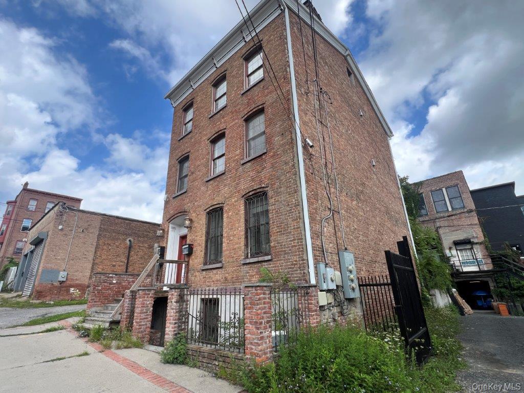 160 Ann Street Property Photo 3