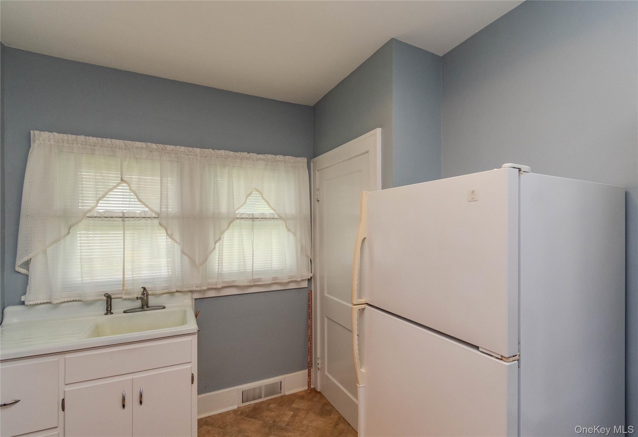 35 High Street Property Photo 25