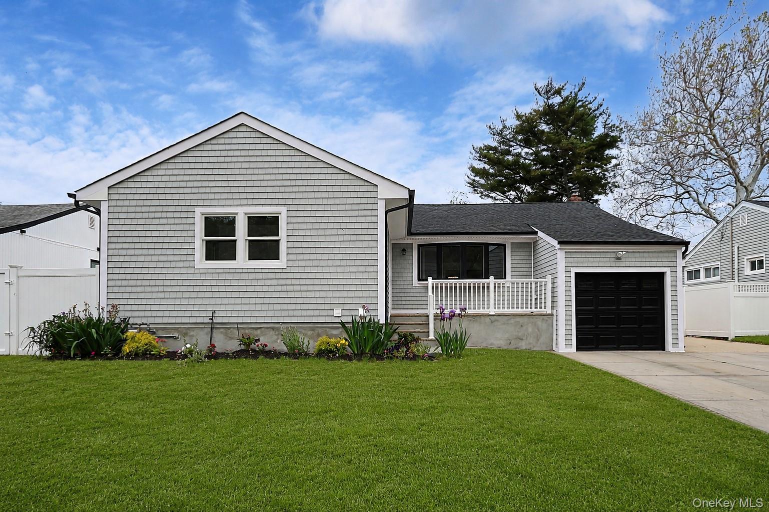224 Hungry Harbor Road Property Photo 1