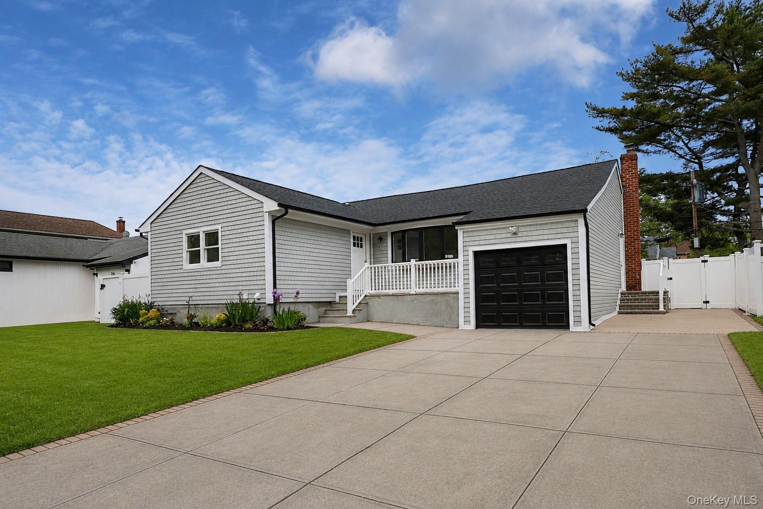 224 Hungry Harbor Road Property Photo 2