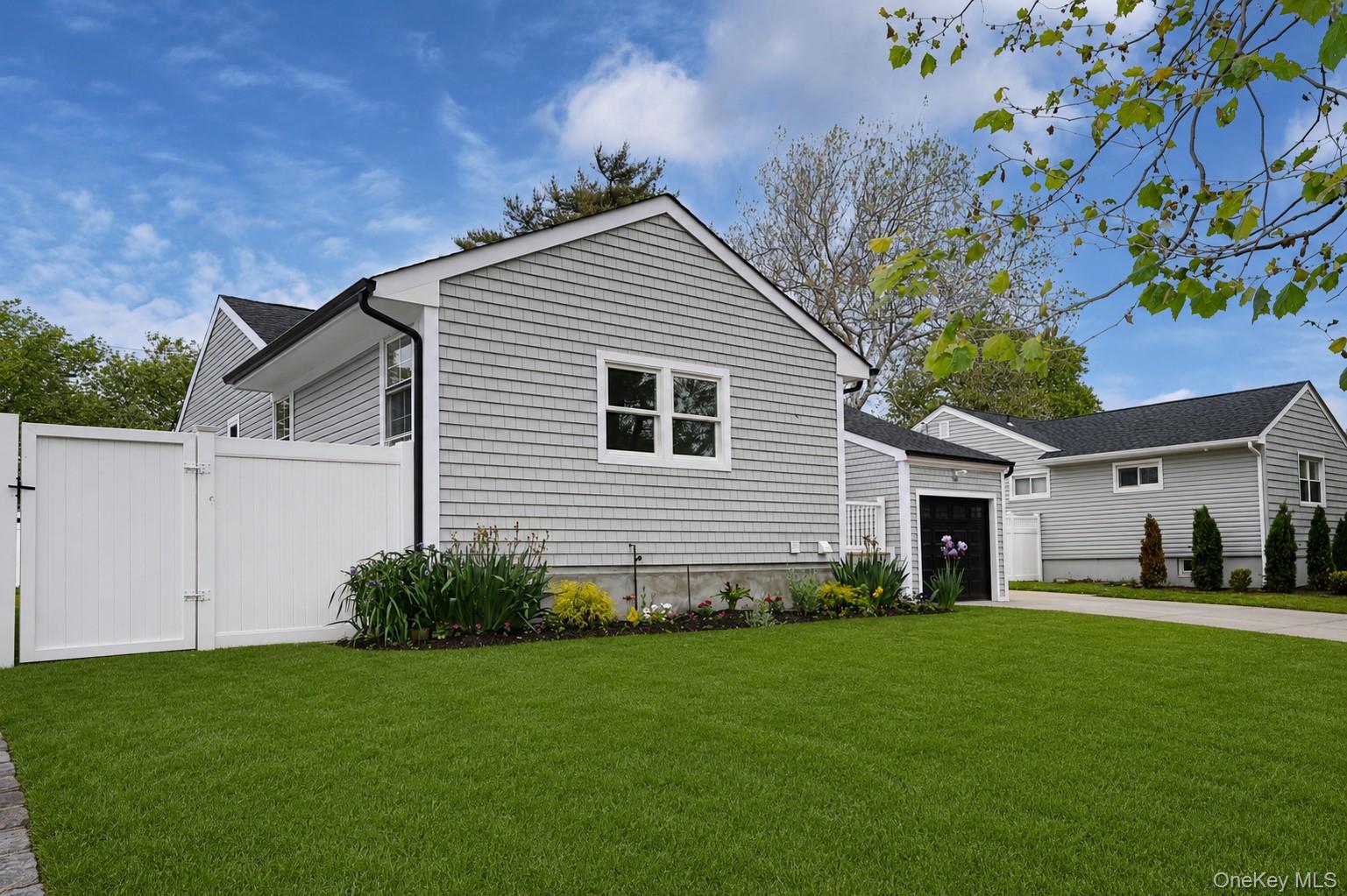 224 Hungry Harbor Road Property Photo 3