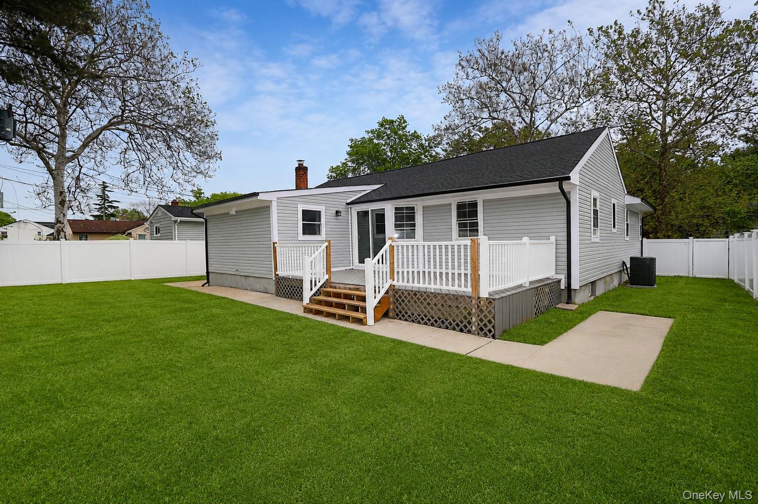 224 Hungry Harbor Road Property Photo 4