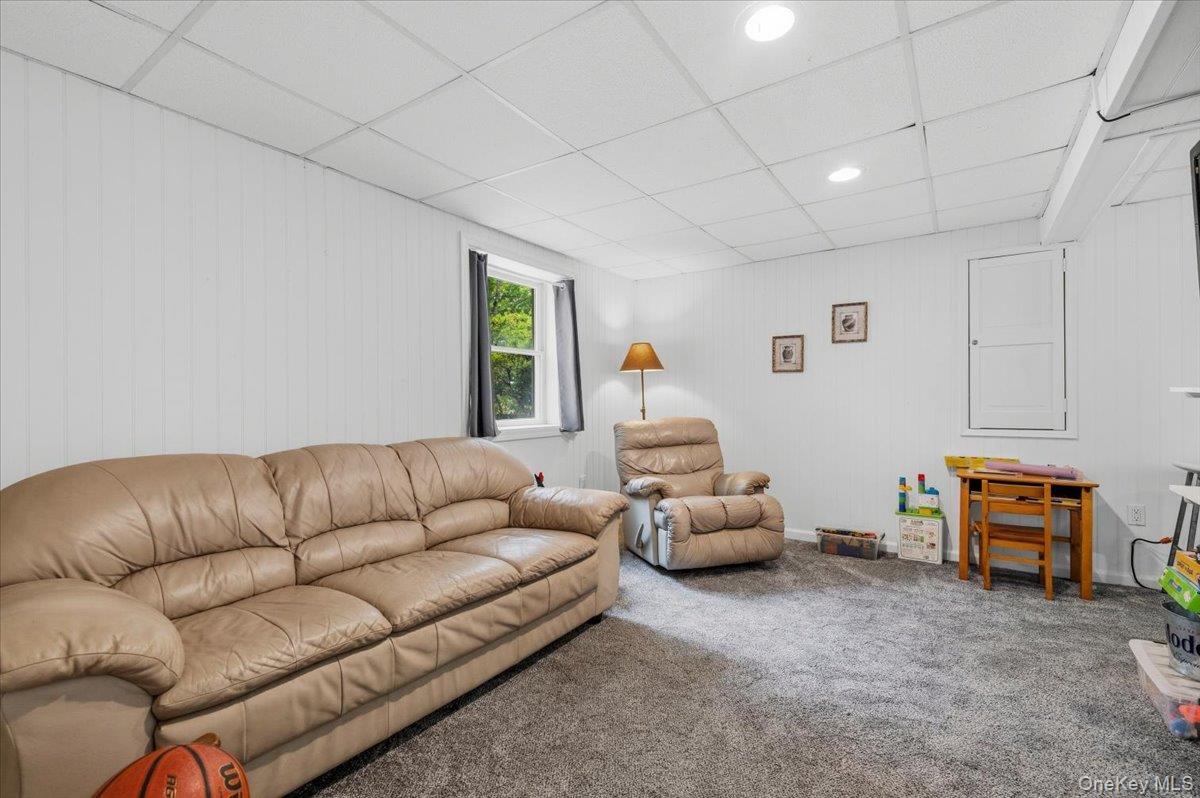 393 Railroad Avenue Property Photo 24