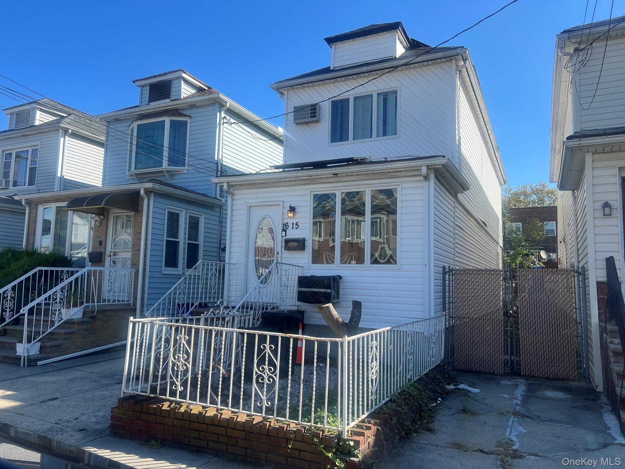 1615 E 51st Street Property Photo 1