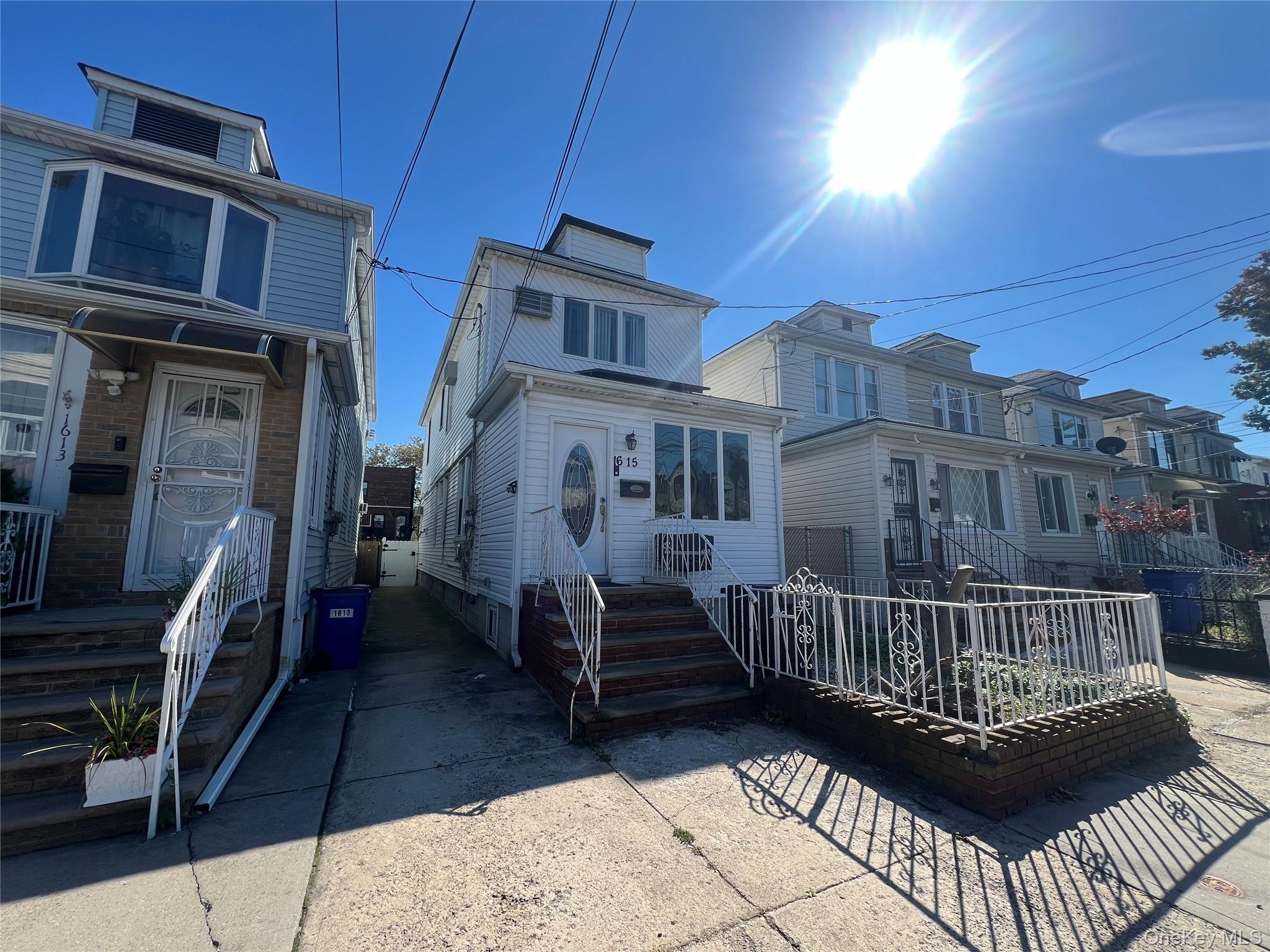 1615 E 51st Street Property Photo 2