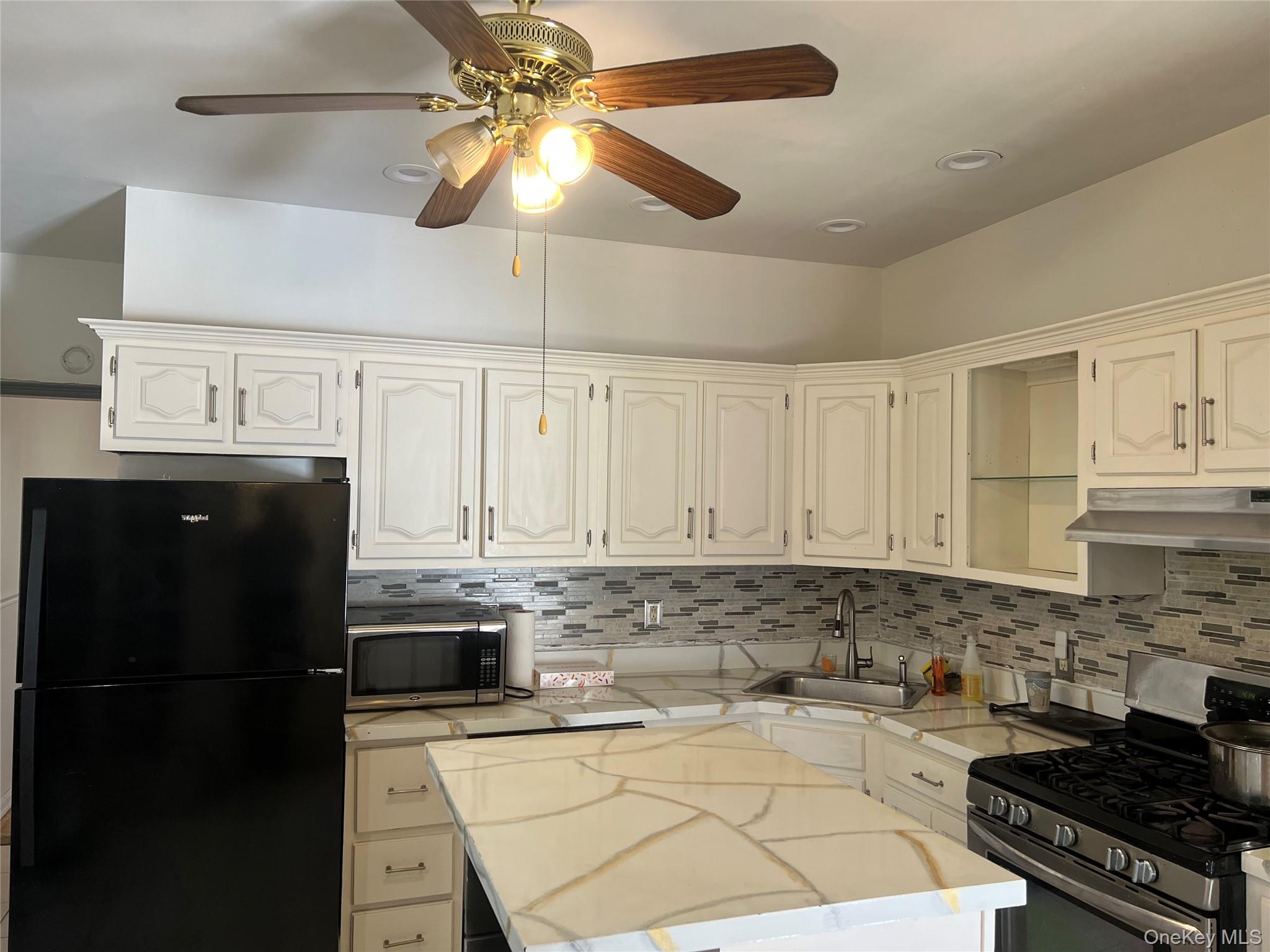 1615 E 51st Street Property Photo 4