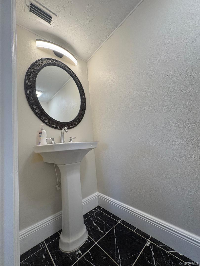 16122 Denham Court Property Photo 8