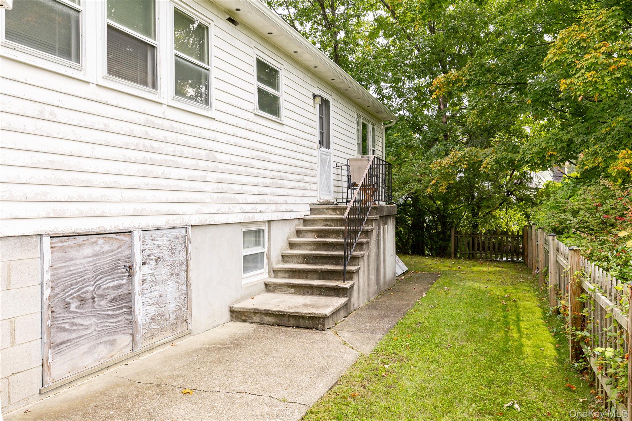 15 Cedar Street Property Photo 6
