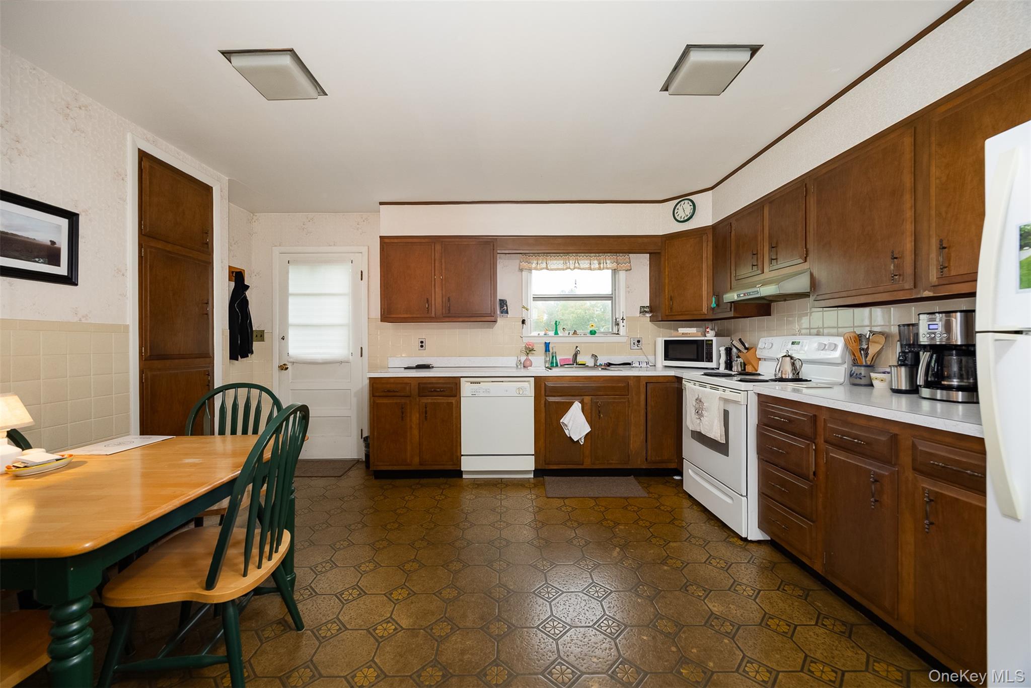 15 Cedar Street Property Photo 30