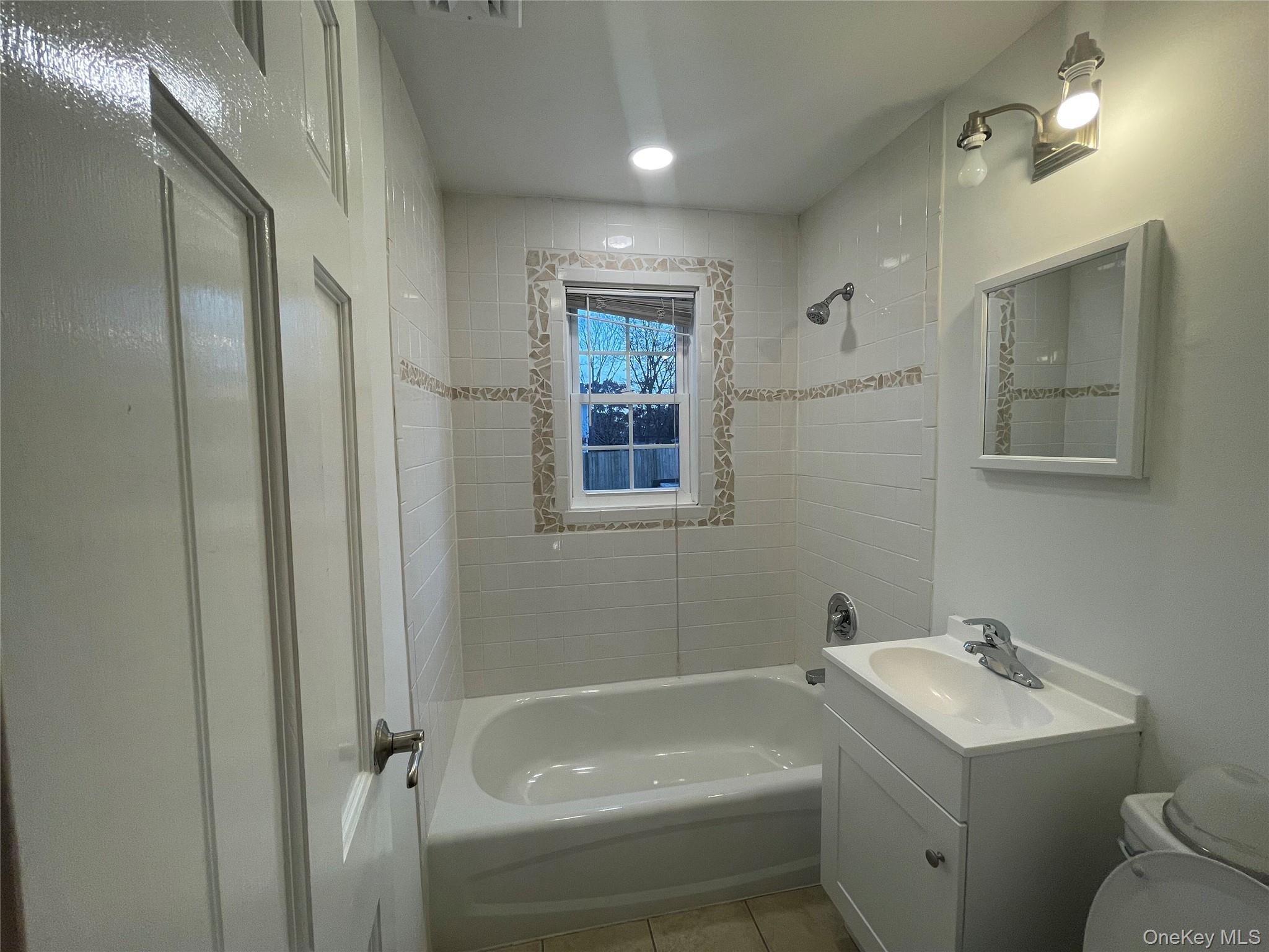 368 Ontario Street Property Photo 6