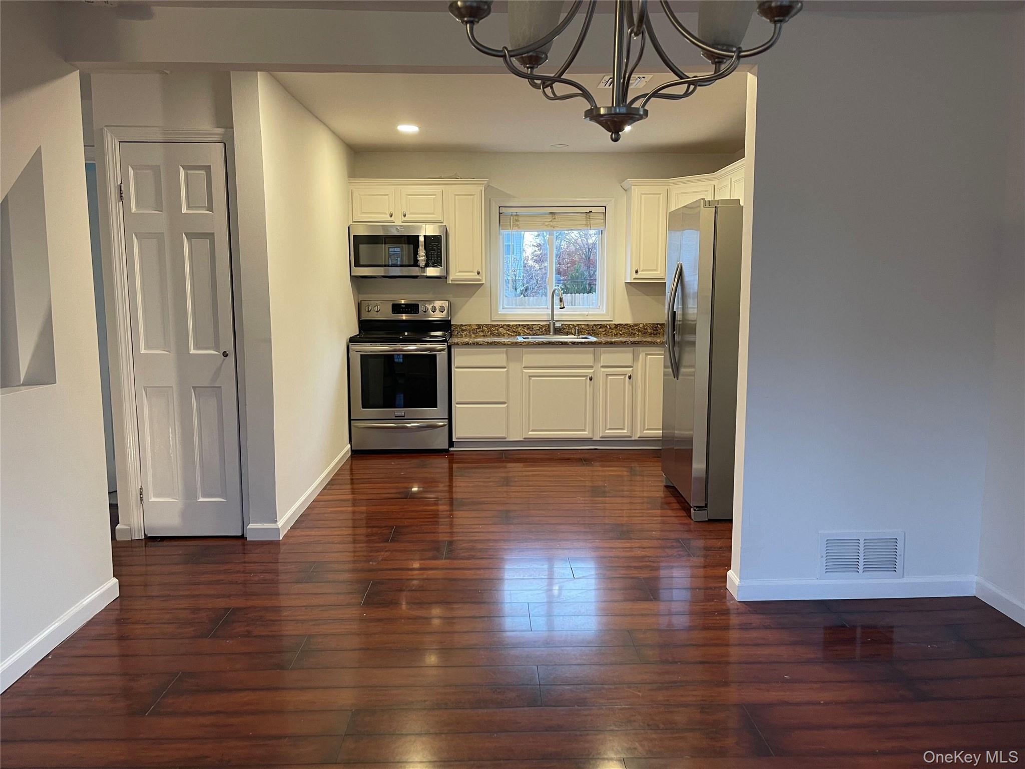 368 Ontario Street Property Photo 12
