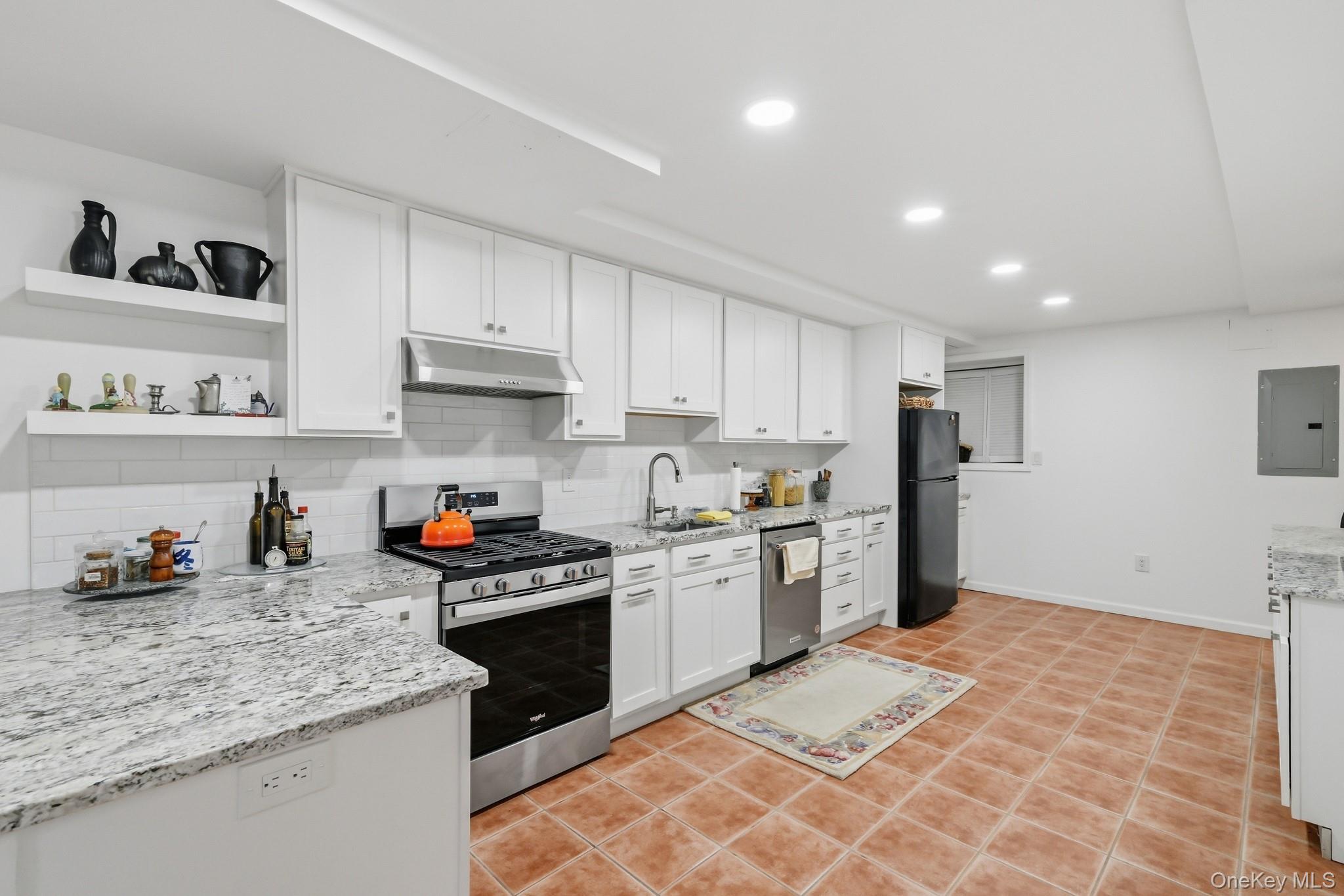 18 Harold Street Property Photo 39
