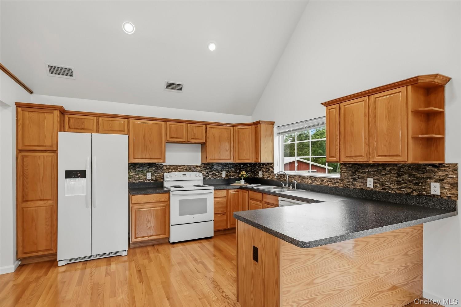 160 Pirog Road Property Photo 11