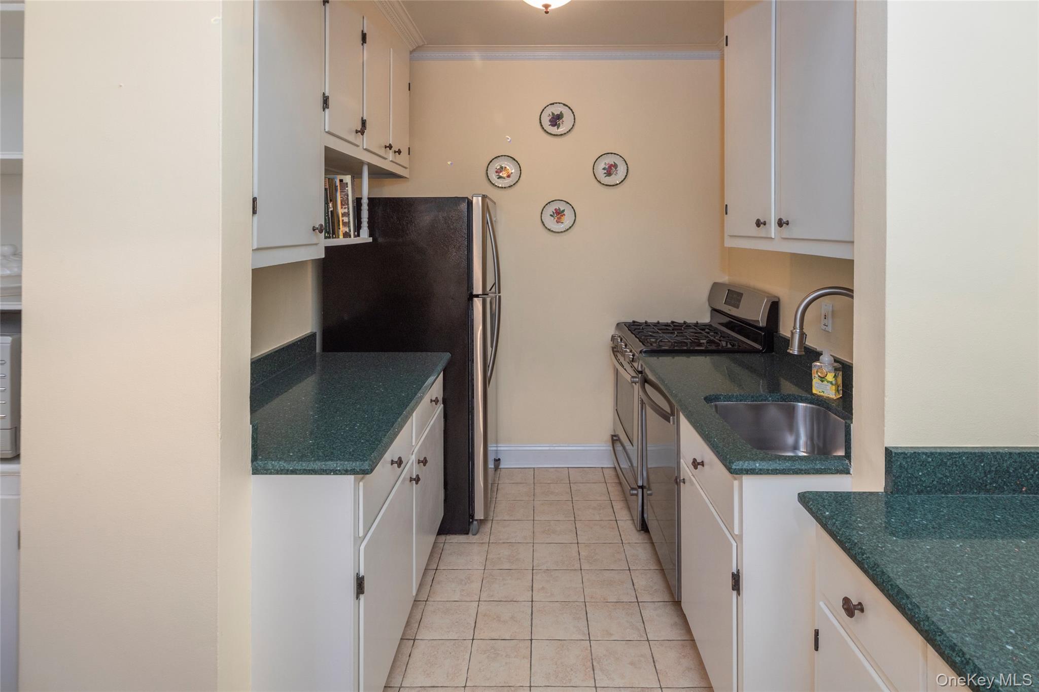 35 Parkview Avenue 1d Property Photo 11