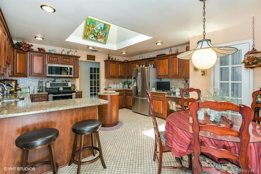23 Hill House Lane Property Photo 8