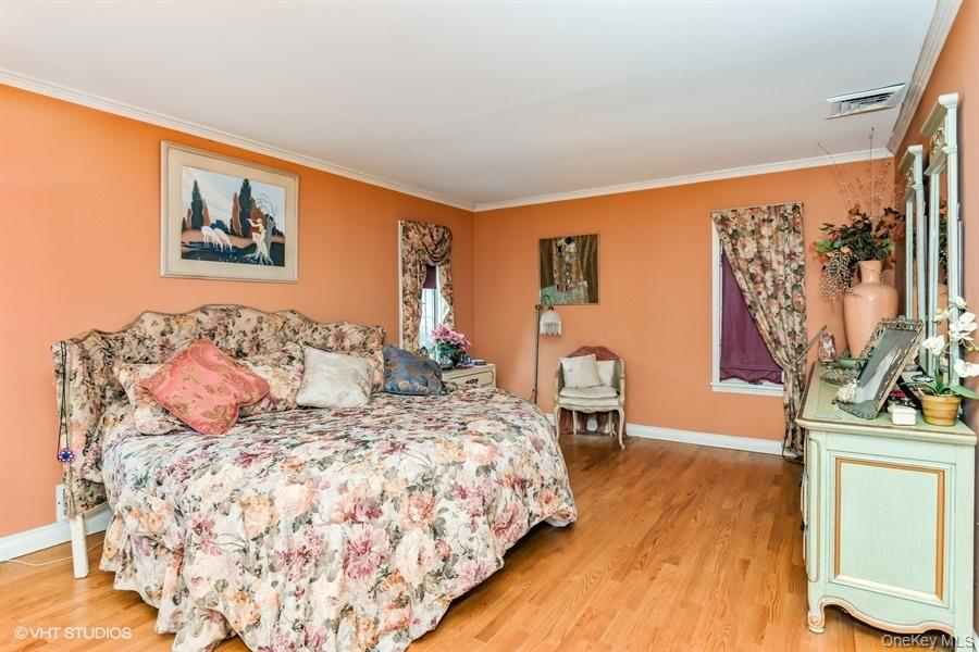 23 Hill House Lane Property Photo 11