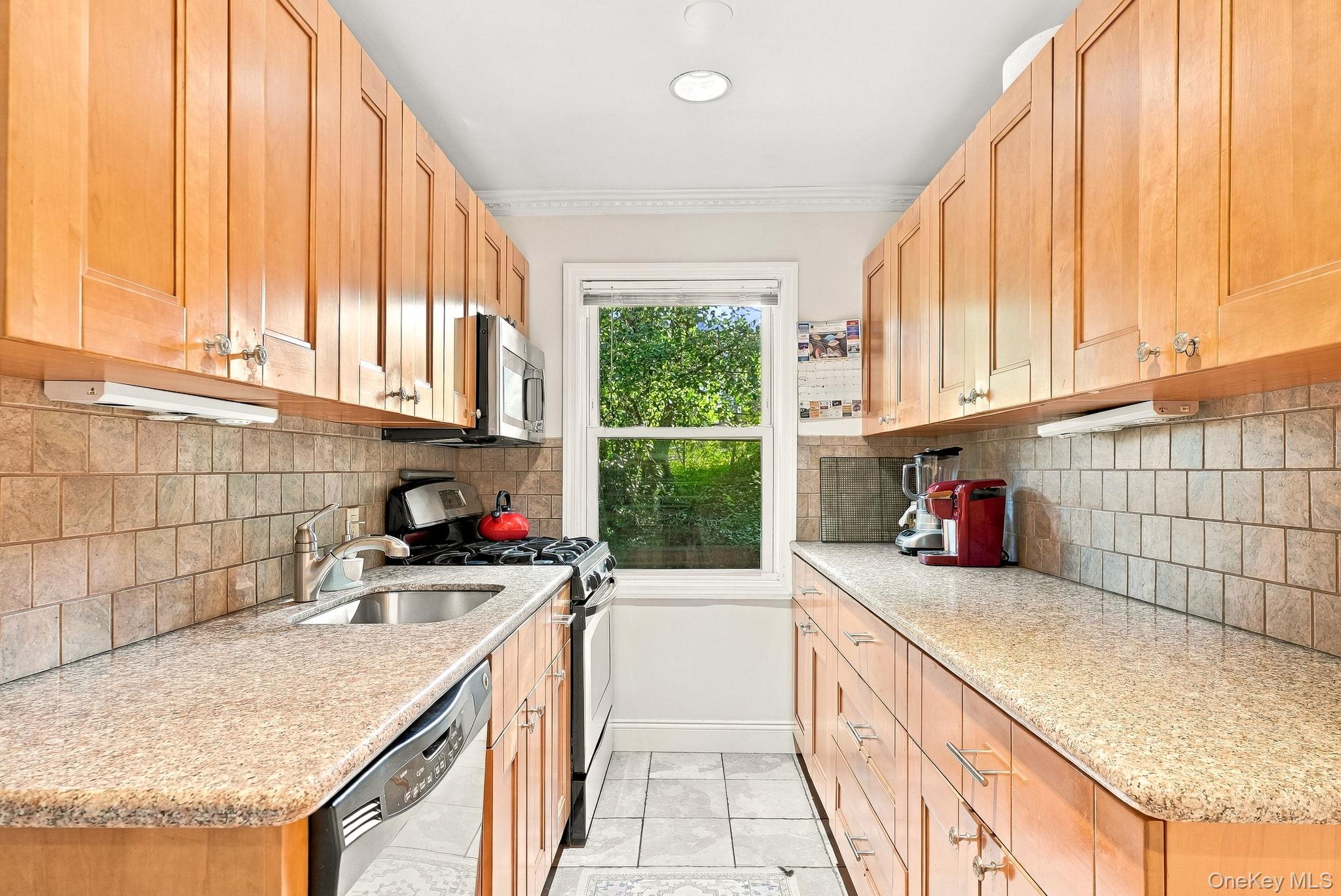 6 South Road 1v Property Photo 16