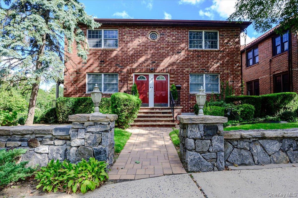 77 W Devonia Avenue Property Photo 1