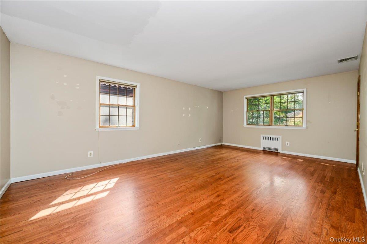 77 W Devonia Avenue Property Photo 2