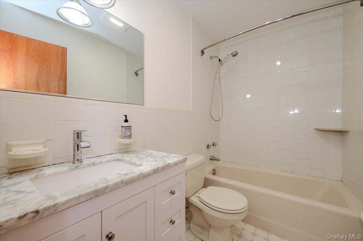 77 W Devonia Avenue Property Photo 11