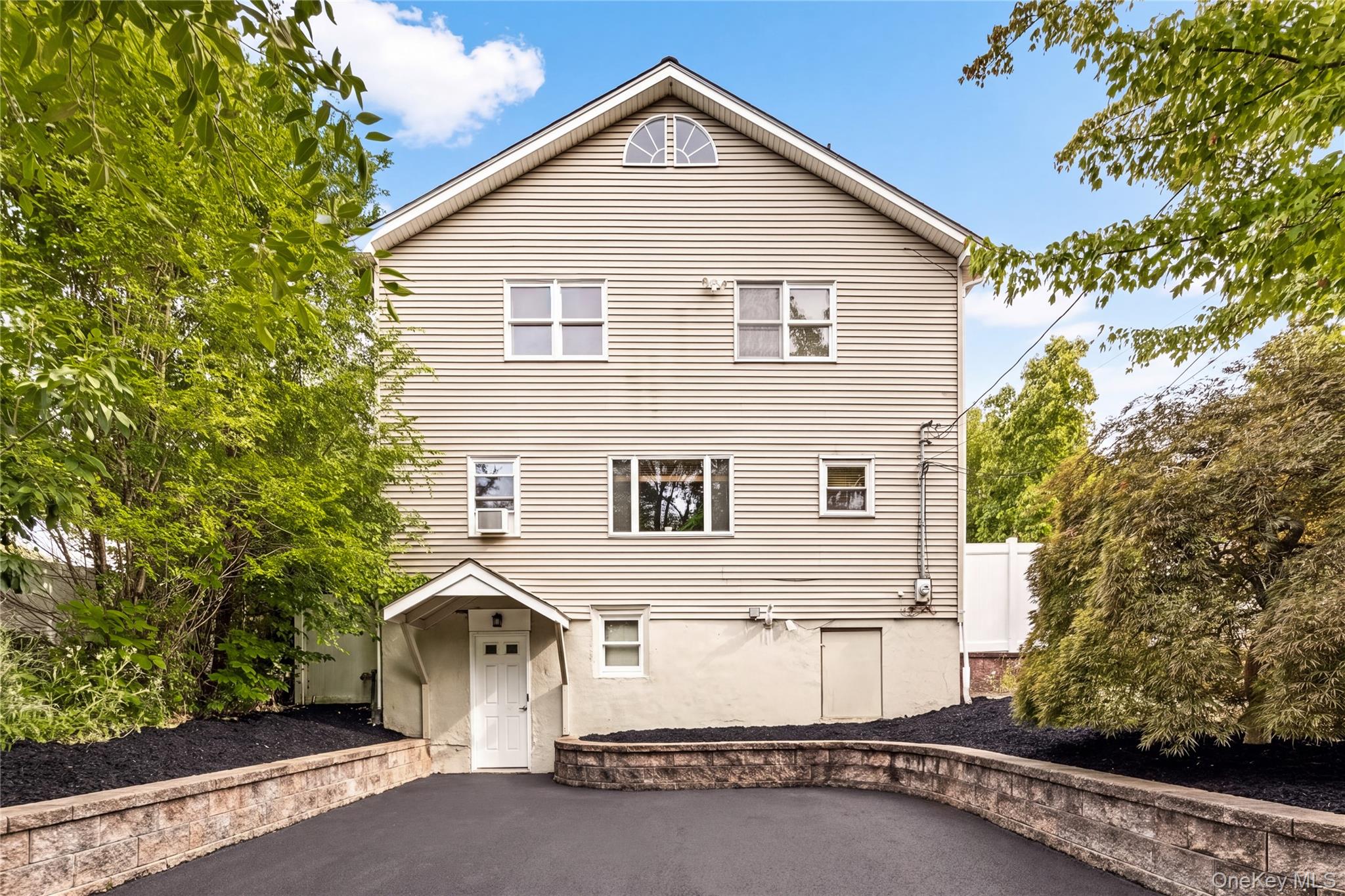 6 Ursa Avenue Property Photo 1