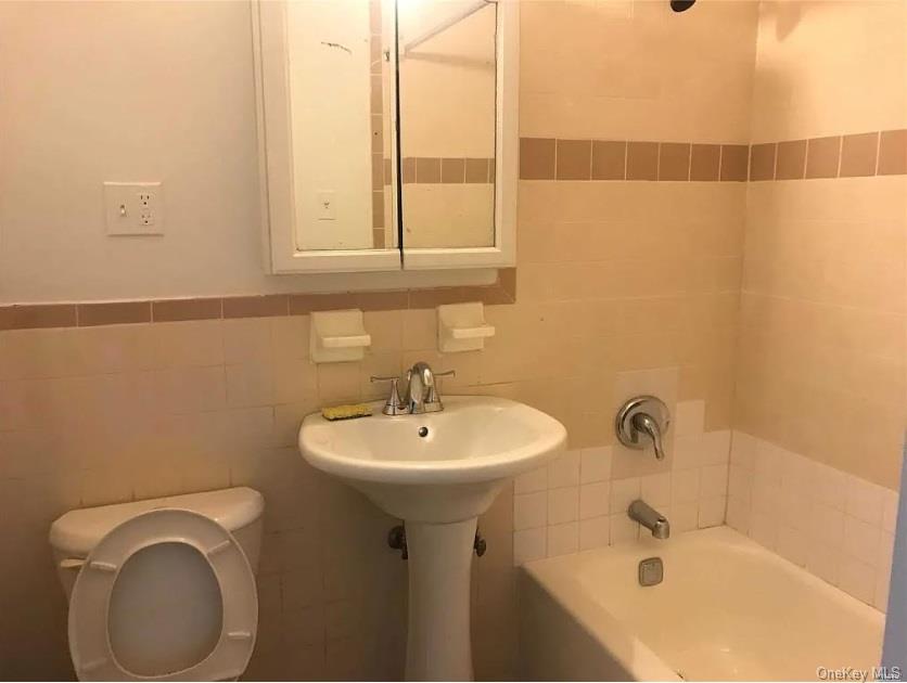 42-60 Colden Street 1b Property Photo 5