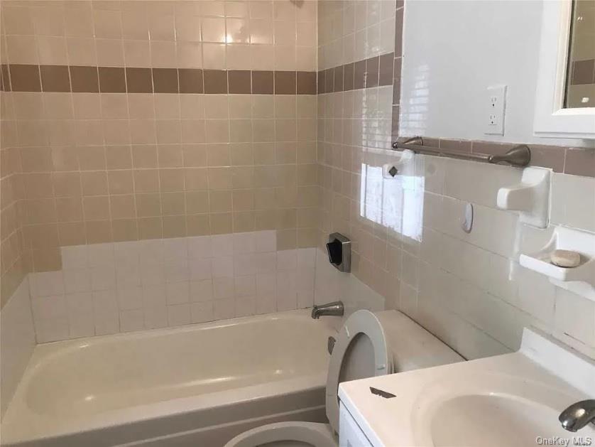 42-60 Colden Street 1b Property Photo 6