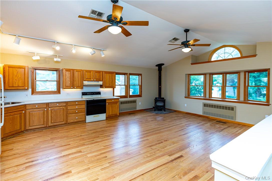 5 E Main Street 3 Property Photo 4