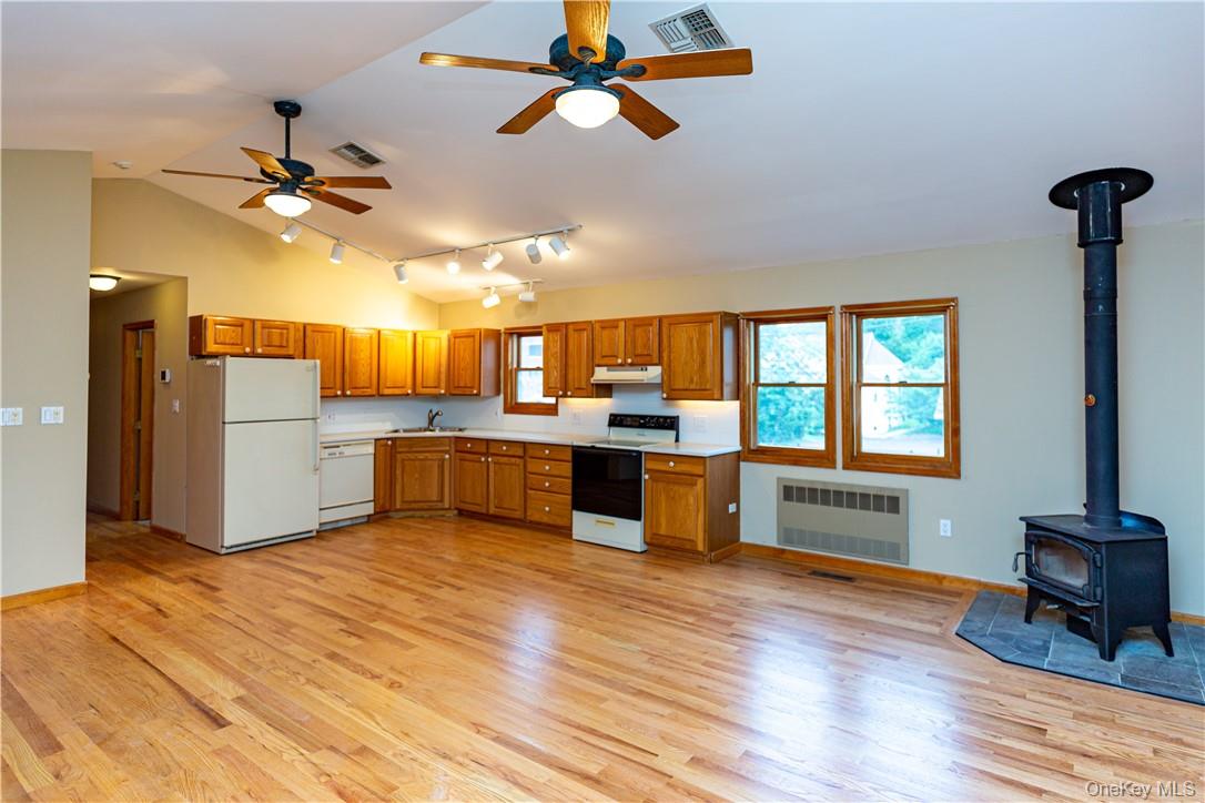 5 E Main Street 3 Property Photo 7