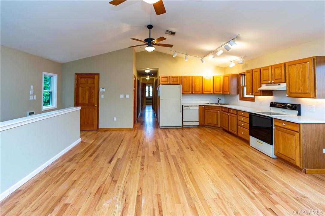 5 E Main Street 3 Property Photo 9