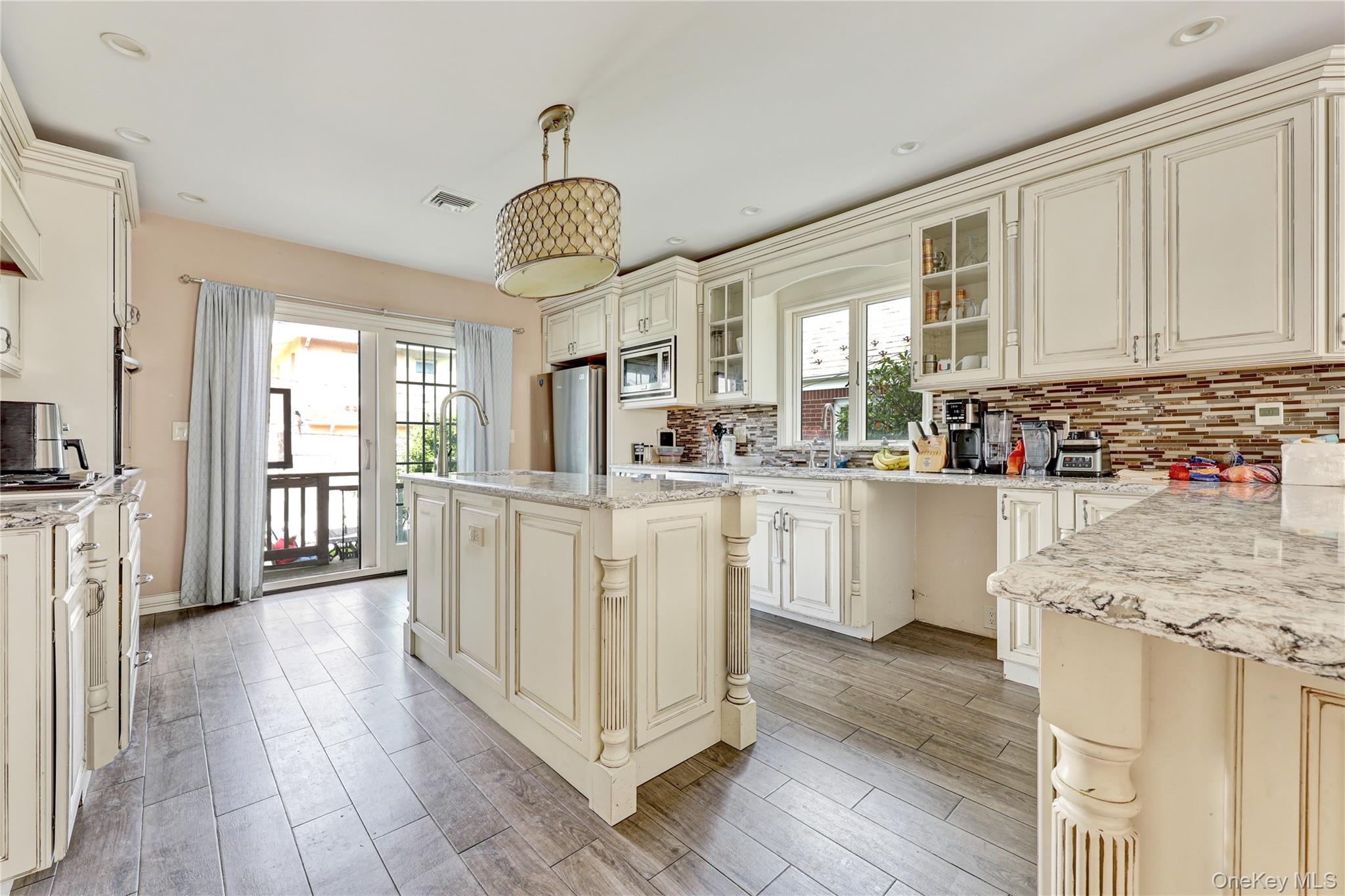 69 W Penn Street Property Photo 11