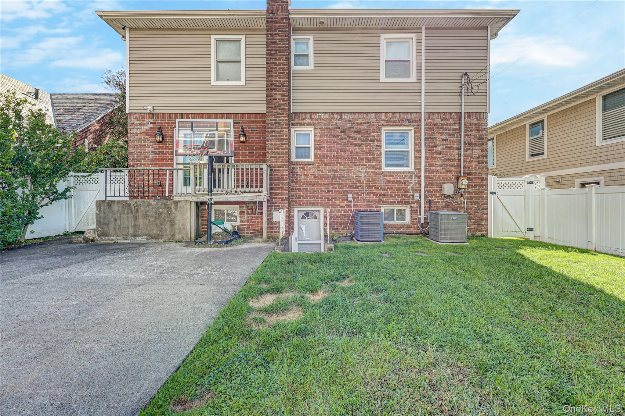 69 W Penn Street Property Photo 28