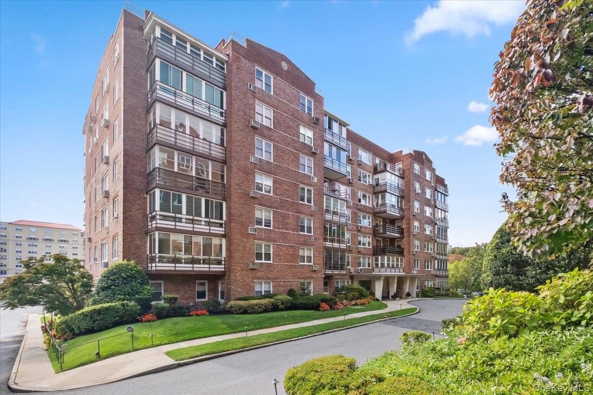 3 Washington Square 6b Property Photo 1