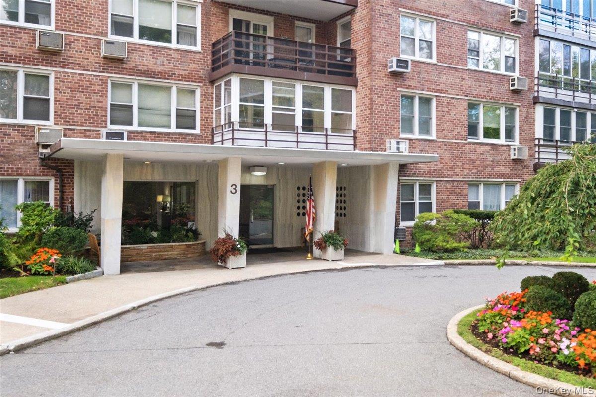 3 Washington Square 6b Property Photo 2