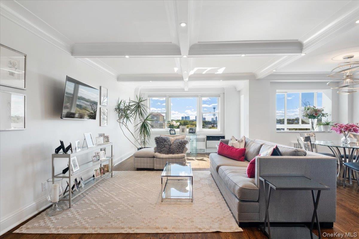 3 Washington Square 6b Property Photo 8