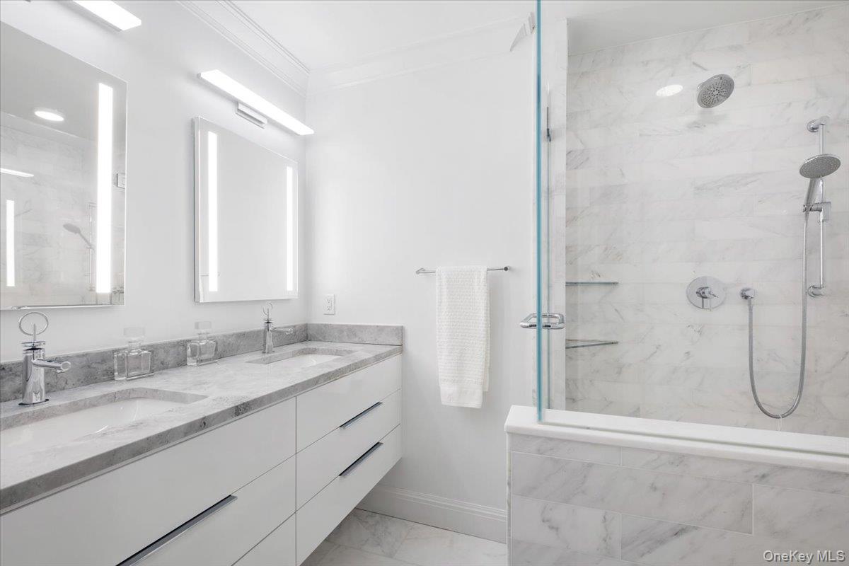 3 Washington Square 6b Property Photo 18
