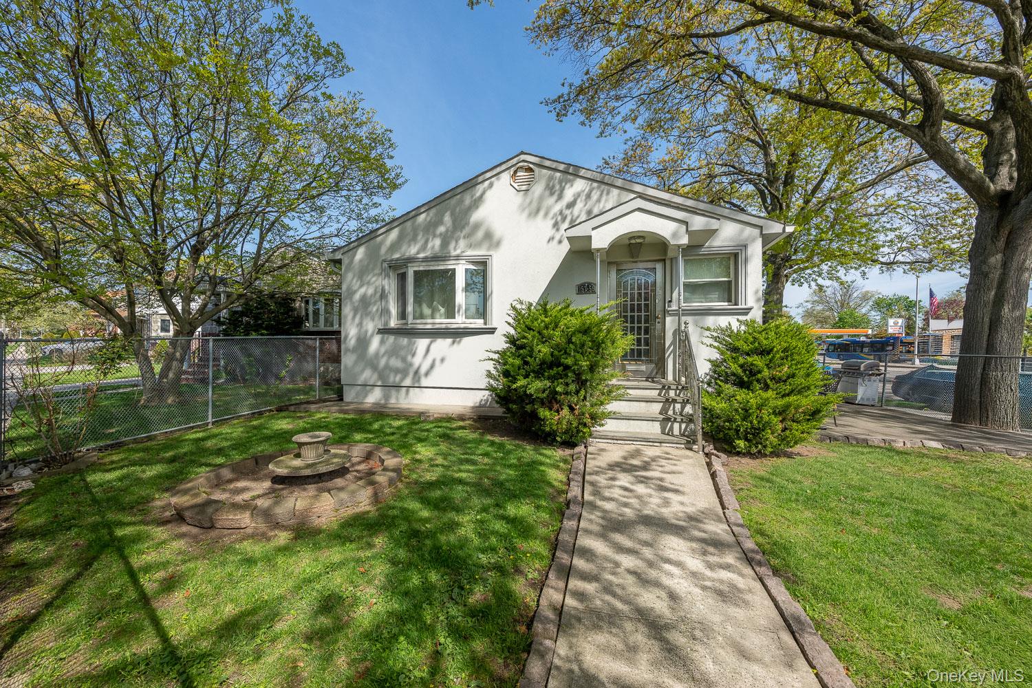 157-59 19 Avenue 2fam Property Photo 2