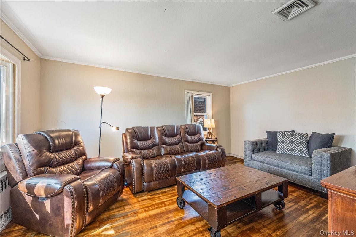 157-59 19 Avenue 2fam Property Photo 6