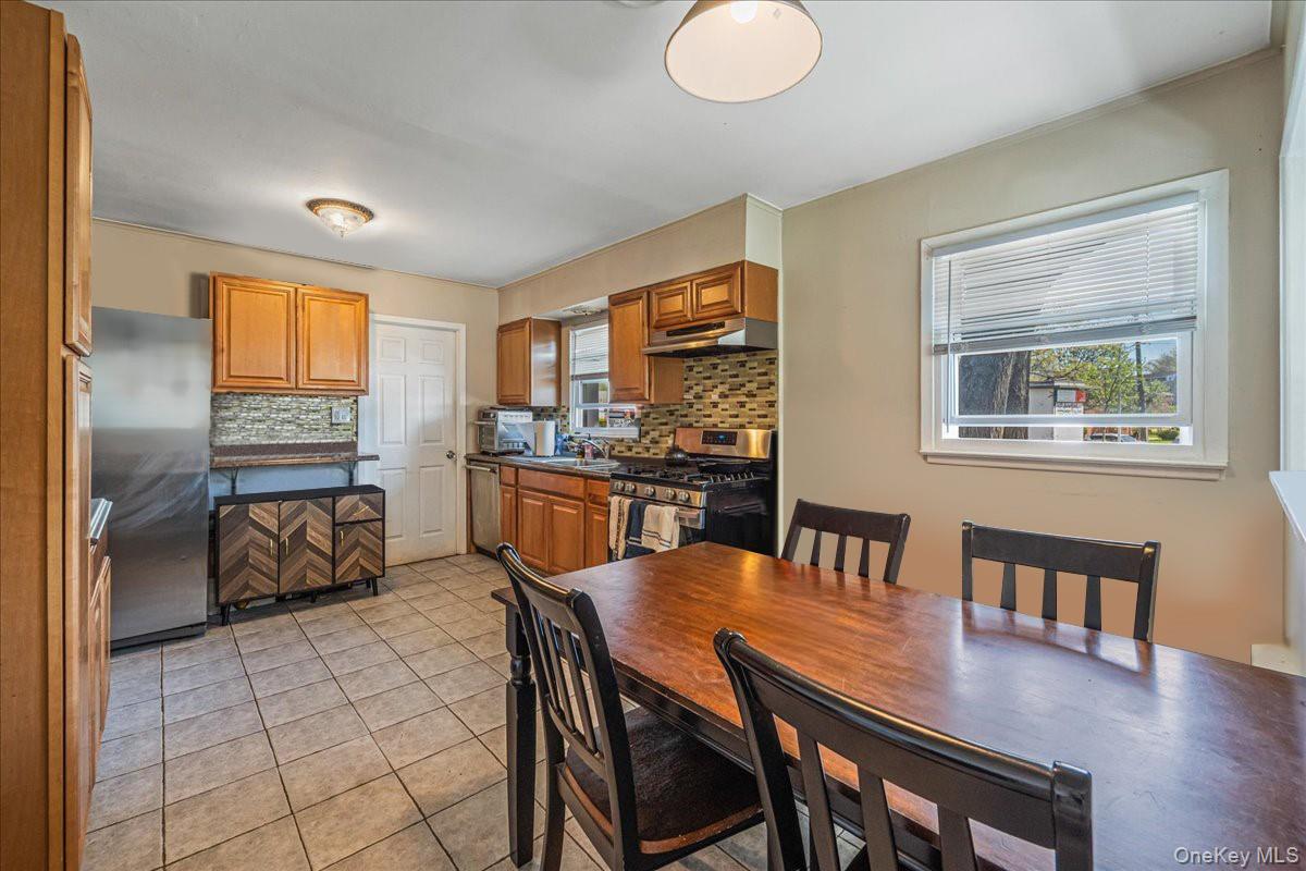 157-59 19 Avenue 2fam Property Photo 7