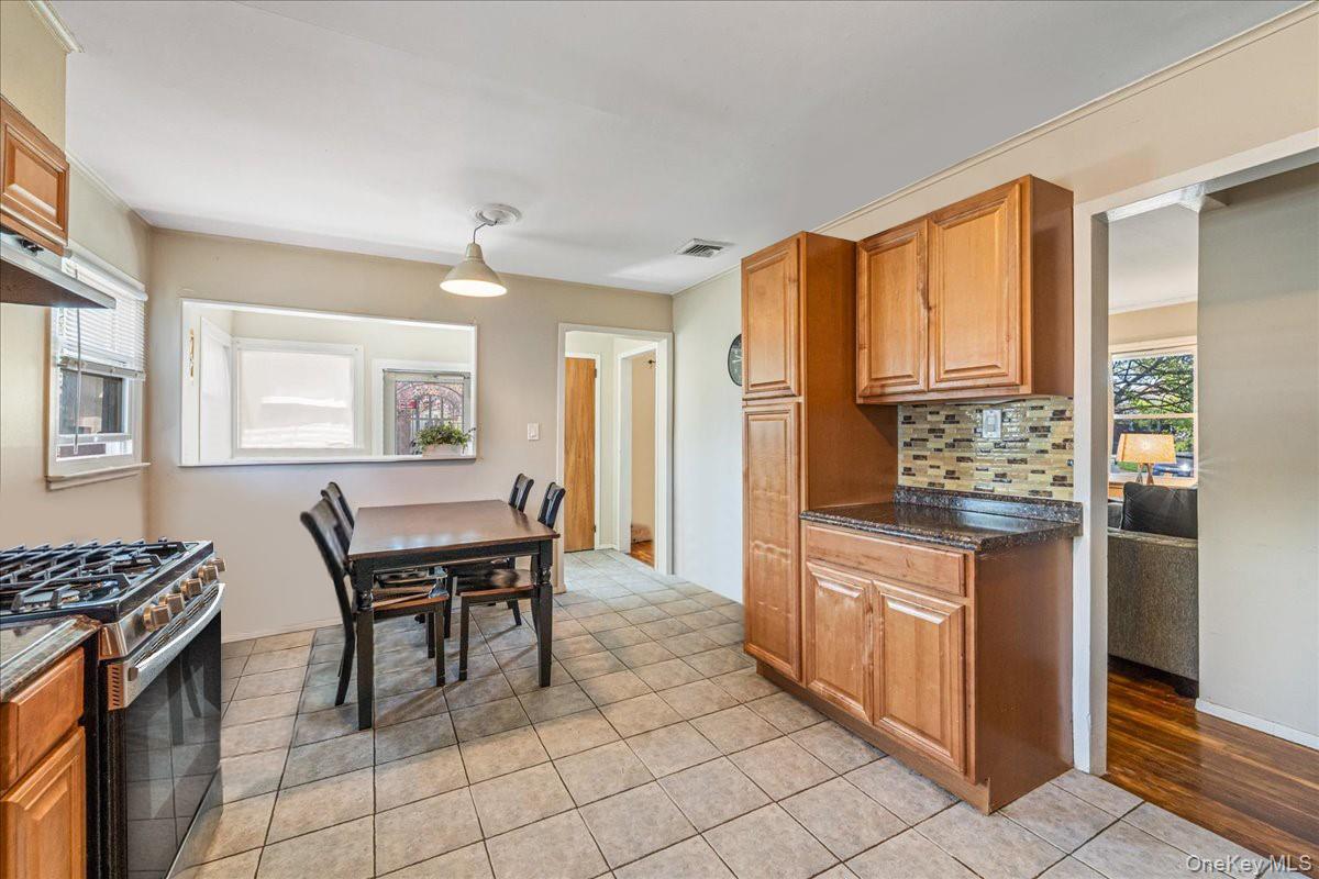 157-59 19 Avenue 2fam Property Photo 8