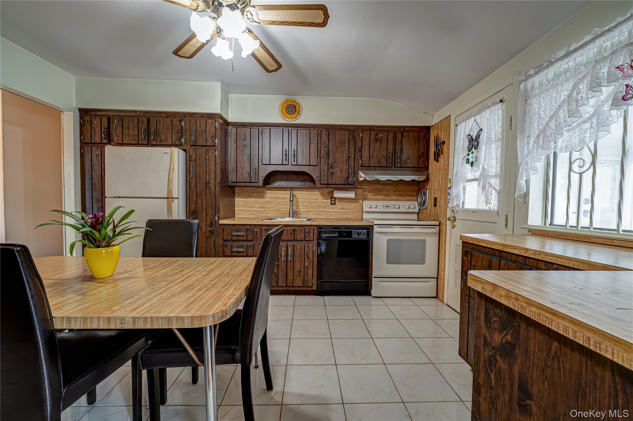 15 Earl Place Property Photo 7