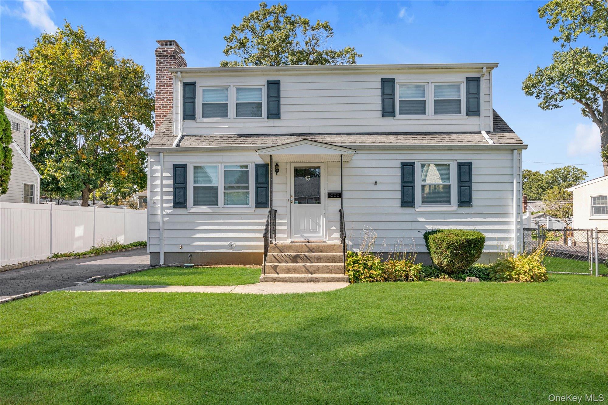 13 Inwood Road Property Photo 1