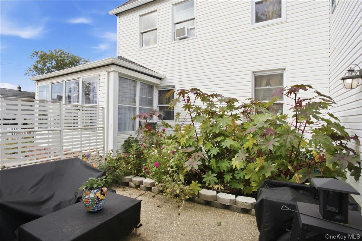 63 E Neck Court Property Photo 3